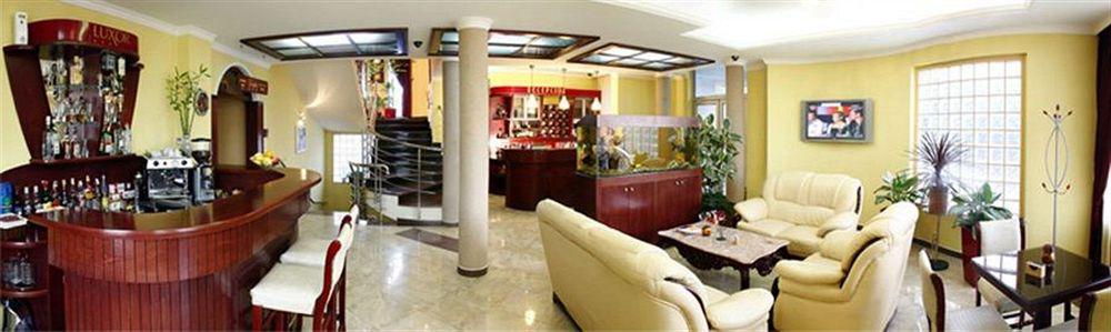 Hotel Luxor Suto Orizari Exterior foto